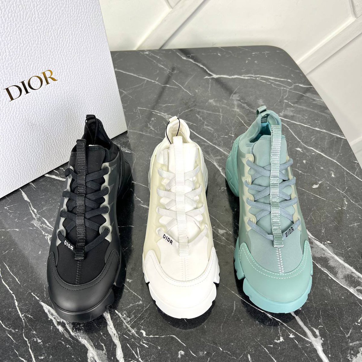 Dior D- Connect スニーカー　箱付き D-Connect Sneaker Black Technical Fabric | DIOR