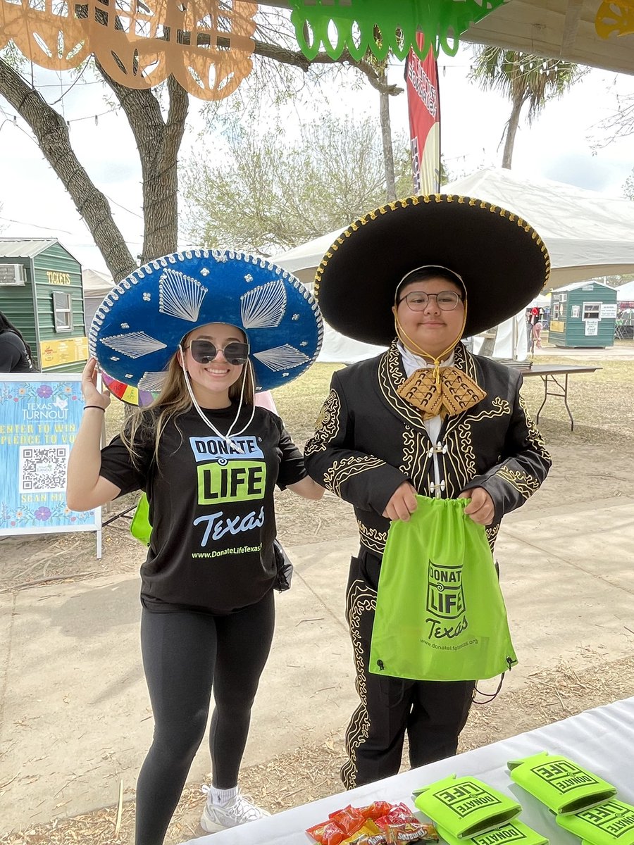 TxOrganSharing's tweet photo. Fun times at @SombreroFest in Brownsville! 

Today, remind a friend to check their driver license for a heart ♥️.

#donatelife #SignUpSaveLives #DoneVida #SombreroFestival2023 https://t.co/WaIjFjF9rR