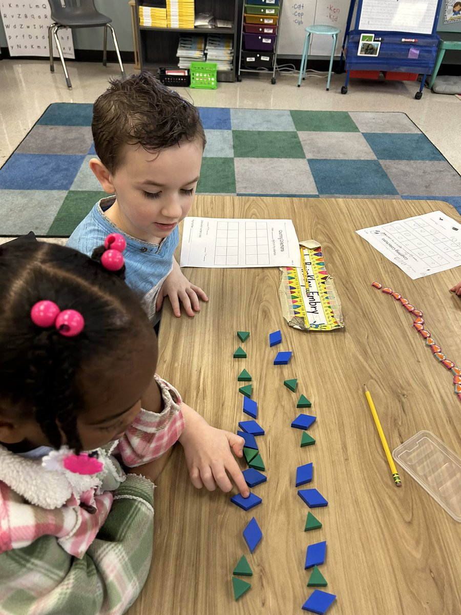 Williamslexib's tweet photo. Finding the missing parts of 10? Easy peasy! Having fun in counting collections? Absolutely! These kinders have been hard at work. 💙🙌🏼 #kindercrew  @SycamoreElem @TCBOE https://t.co/Rd3bxEsEND