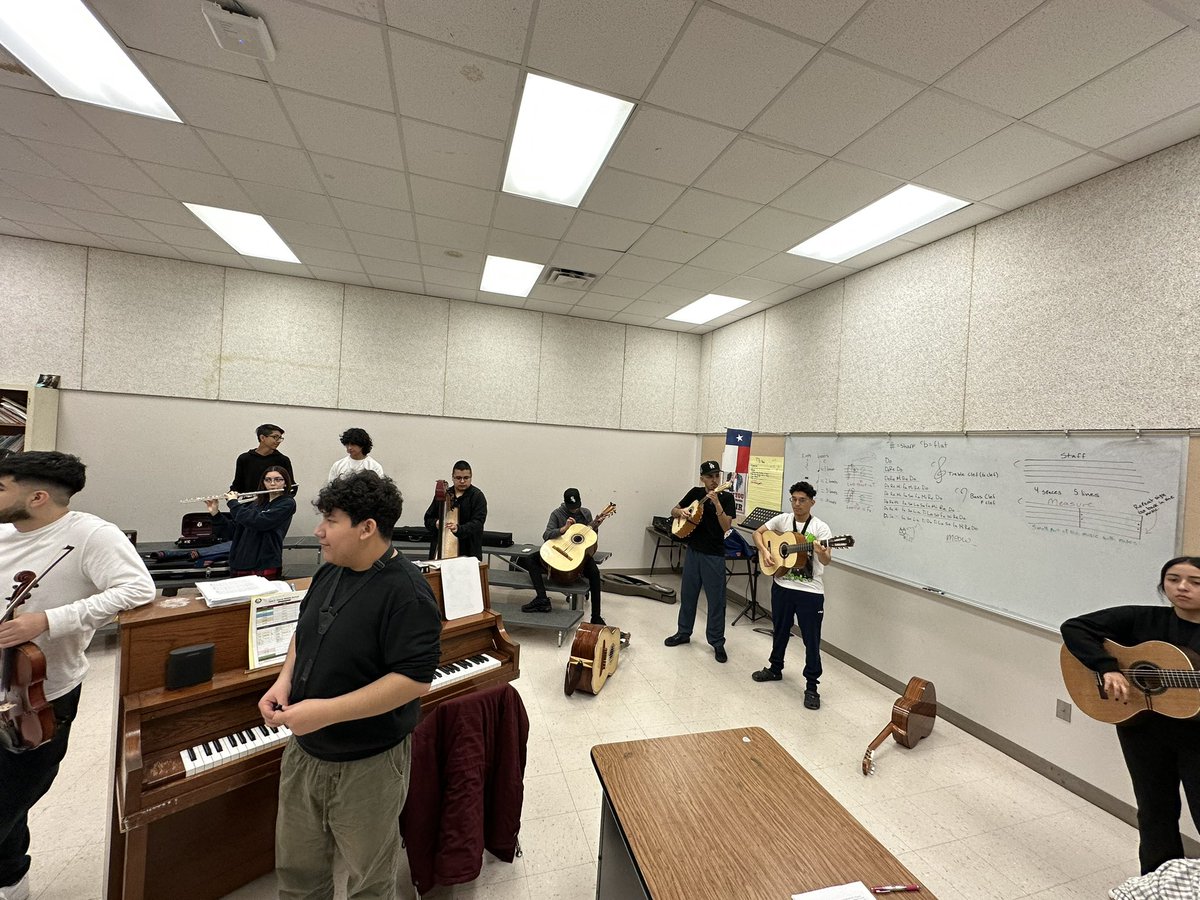 Thank you Mr. Melchor and Harris Middle School for hosting Americas High School Mariachi Los Pioneros in preparation for UIL Mariachi State Competition tomorrow! <a href="/SAISD/">San Antonio ISD</a>