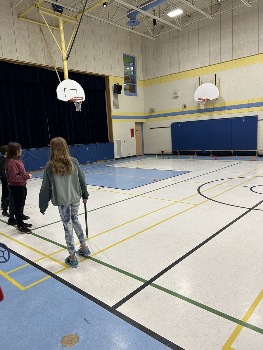 A_Cleveland87's tweet photo. Hockey passing practice by keeping their eyes in the pin and trying to know them over without slapping the ball. https://t.co/Js2xxs8rtu