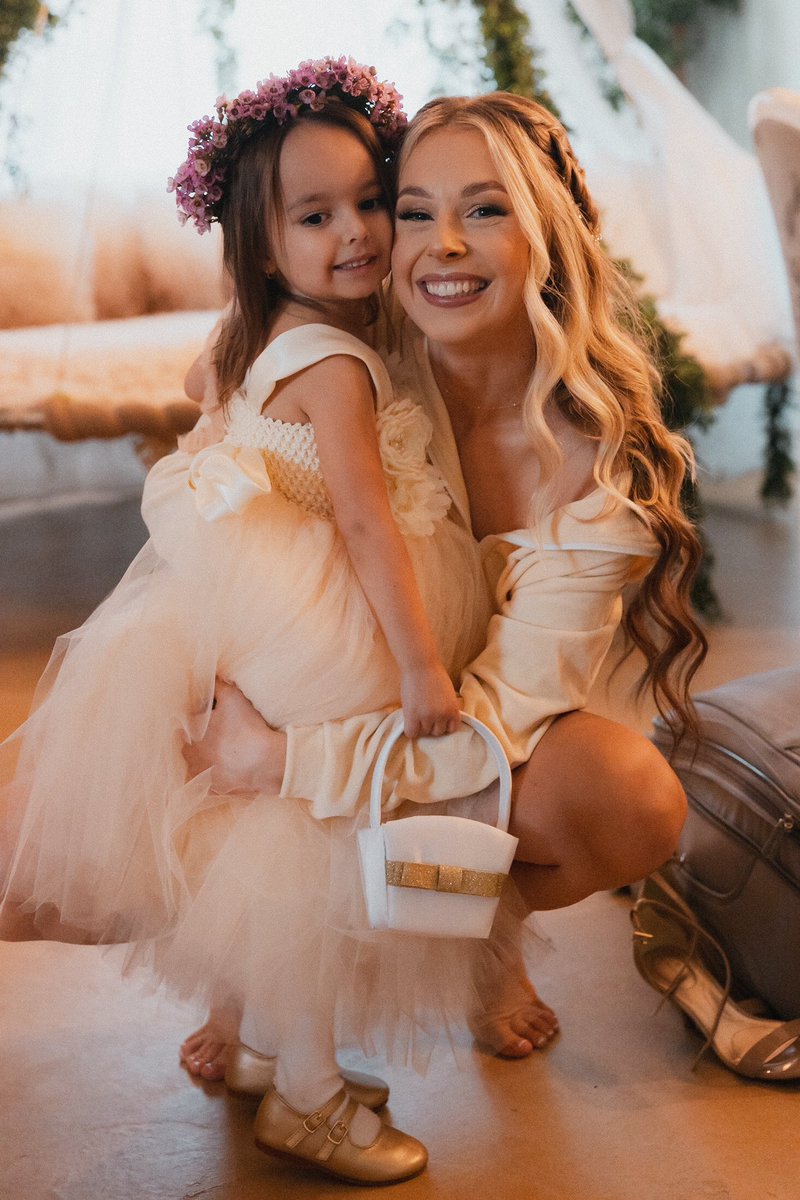 The cutest flower girl there ever was 🌸