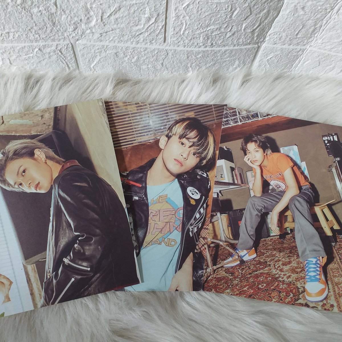 kepitinc's tweet photo. @aeroxiee wts aab postcard mark haechan neozone https://t.co/hizh56dv8V