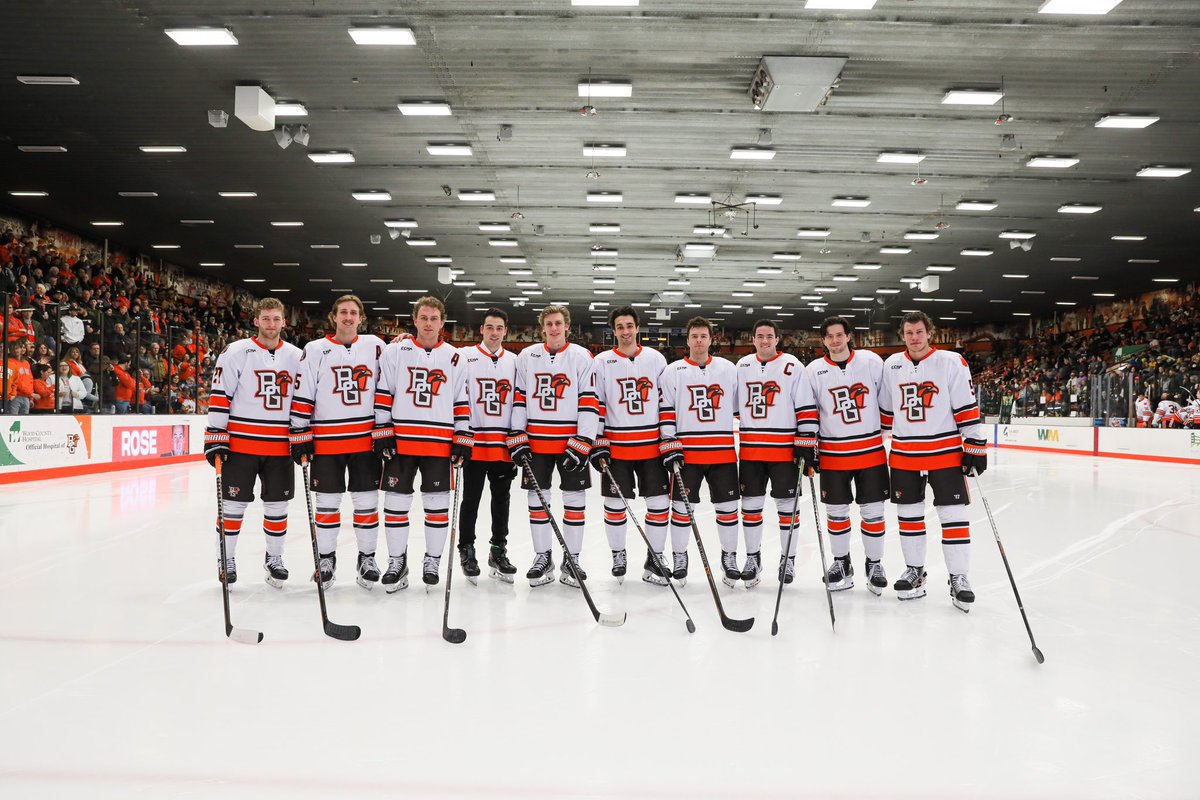 BGSUHKY's tweet photo. Thank you, seniors 🧡 https://t.co/9yyJnOiUzj