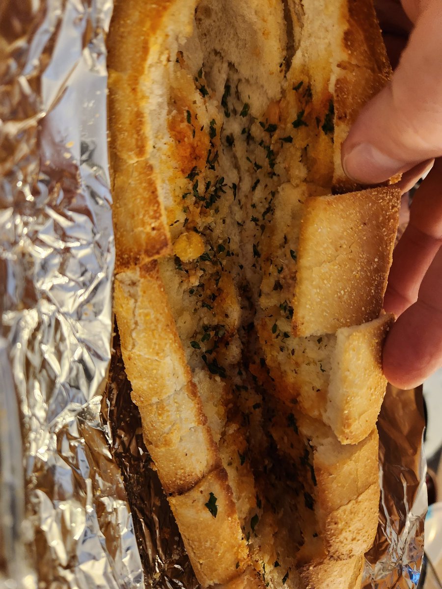 JohnLukeNYC's tweet image. #DinberTime #StuffedShells &amp;amp; #GarlicBread Yummy 😋