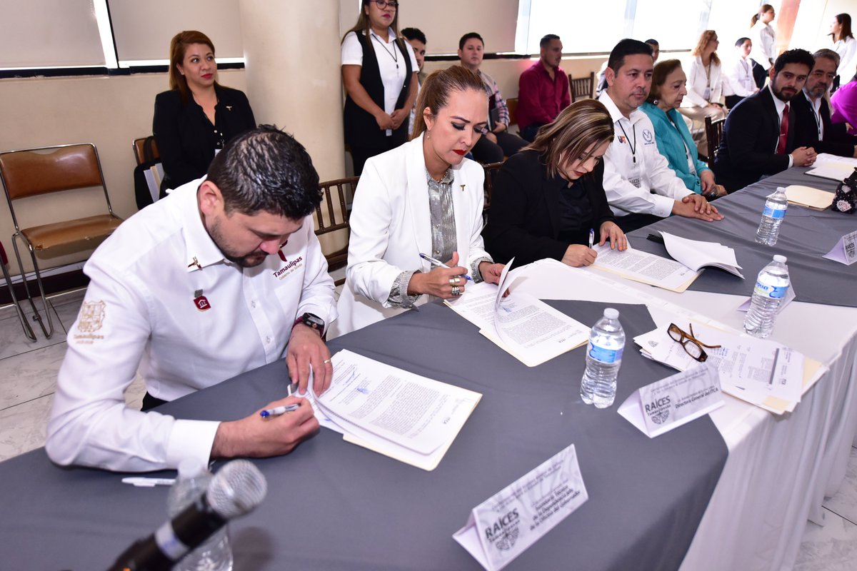 Con el objetivo de promover la cultura y las artes en los sectores público, social y privado se llevó a cabo la integración de los integrantes del Sistema Estatal de Cultura y las Artes para el Estado de Tamaulipas...

(1/3)