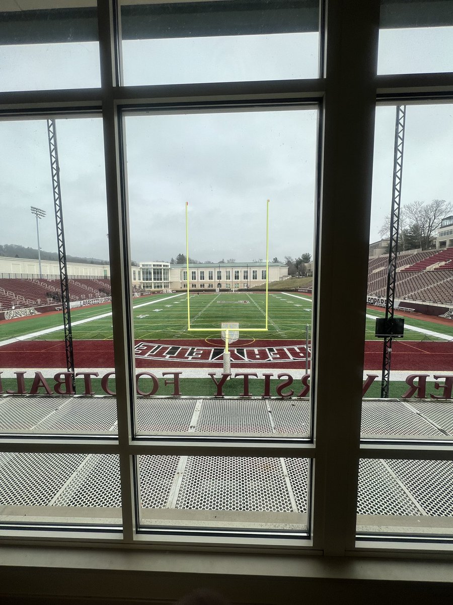 1ChanceWhitaker's tweet photo. Day 2 - Official visit #ClimbTheHill 🐆 https://t.co/DDfLml5JxG