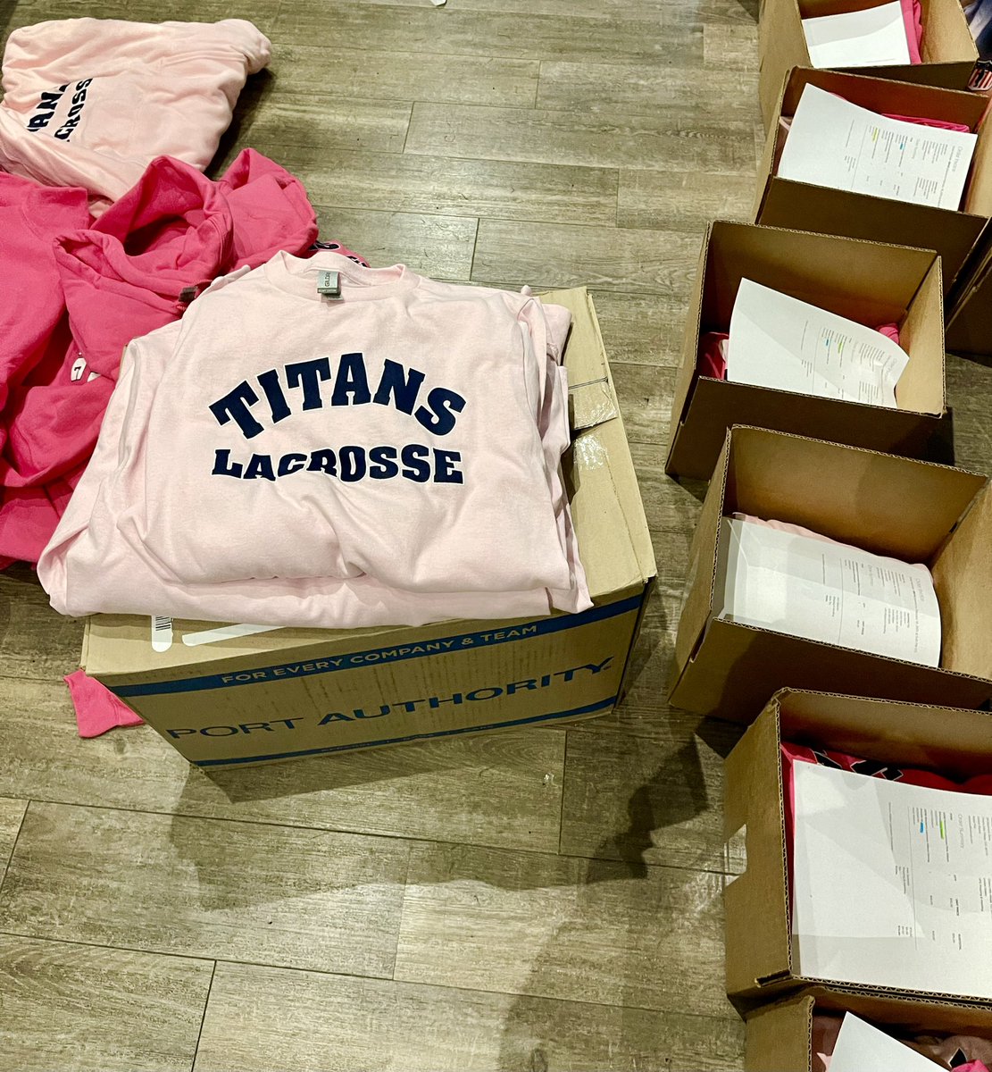 StinsonMellor's tweet photo. If you ordered a UDM Women’s Lax fundraiser t-shirt or hoodie, you can pick it up at our store tomorrow between 10am and 5pm.  Any orders remaining at the store will be shipped Monday (a week ahead of schedule). 782 Denison Ct, Bloomfield, MI 48302. https://t.co/VUHT6SwGy5