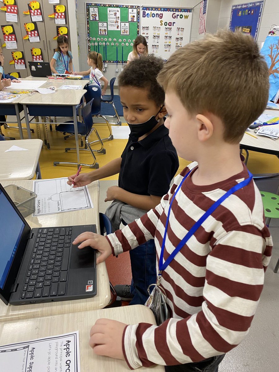 chalkandgrace's tweet image. In #Room202👩🏾‍🏫 we became apple farmers today as we solved a problem we were tasked with. We had to develop an apple orchard🍏on our playground. We researched apples with @epic4kids, @CapstonePub and the search engine #kiddle🔍