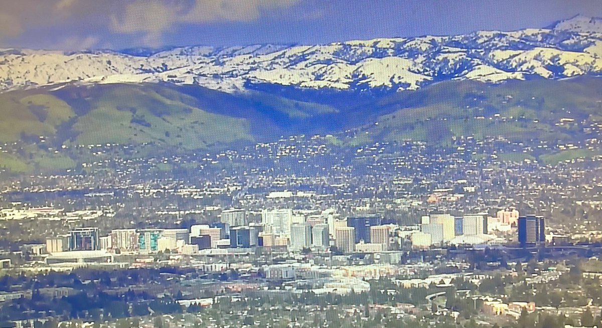 KevinWingTV's tweet photo. Do you know the way to San Jose, even with snow in the hills? Of course, we do! Our NBC Bay Area SkyRanger, high above the nation’s 10th largest city today. A beautiful vista with the rarity of snow gracing the foothills. @nbcbayarea #SanJose #SkyRanger https://t.co/FW9ornnBj1