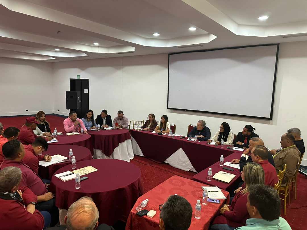 ProducirPodemos's tweet photo. #24Febrero Hoy Estuvimos en Plenaria nacional con la Dirección Nacional de nuestro Partido Podemos con nuestro Líder @DidalcoBolivar seguimos con Acción y Convicción Podemos Hacerlo resteados con @NicolasMaduro @josemvasquez @DonaireDonald_ @IsaPodemos @KristalPodemos https://t.co/pAwS4SvAKy