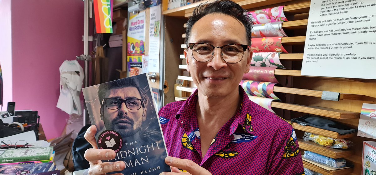 A signed copy of my award winning novel, modelled by smiling faced Noel from @BookshopDarlo 
Grab a copy during #SydneyWorldPride in store or online: buff.ly/3JHcwlD
@ninestarpress #urbanfantasy #books #queerreads #promoLGBT #promoLGBTQ