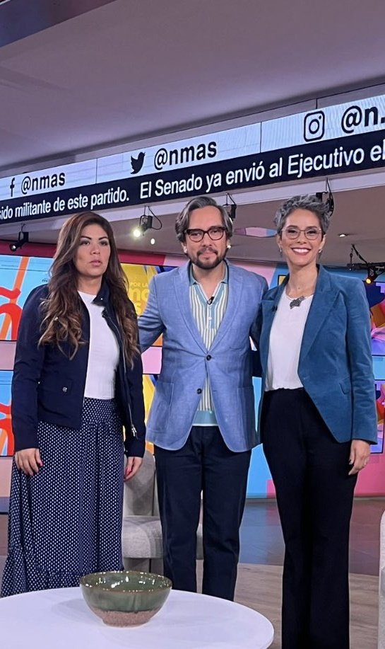la_de_rh's tweet photo. El meme de "No debí hacer eso" se materializó en la señora esta. https://t.co/gAXZllJG8z