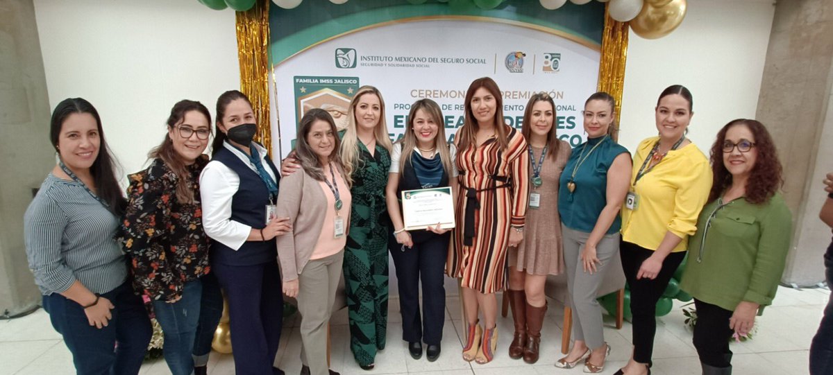 imssjalcontigo's tweet photo. Reconocen a los 11 trabajadores destacados del #IMSSJalisco, que mostraron un desempeño laboral de excelencia durante el segundo semestre del 2022.

Ellas y ellos demuestran que en el #IMSS, la calidad en la atención es nuestra prioridad. https://t.co/LF9Y4pZzrI