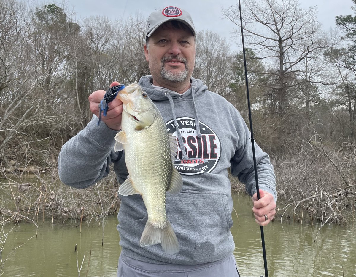 MISSILE_BAITS's tweet photo. It’s #flippingfriday! Bomb Squad Member, Heath Stokes, catching ‘em on a Bruiser D Bomb! Hope you all are able to get out and lean on a few this weekend 🎣
#missilebaits #bassfishing #dbomb https://t.co/XD2ErXjKjp