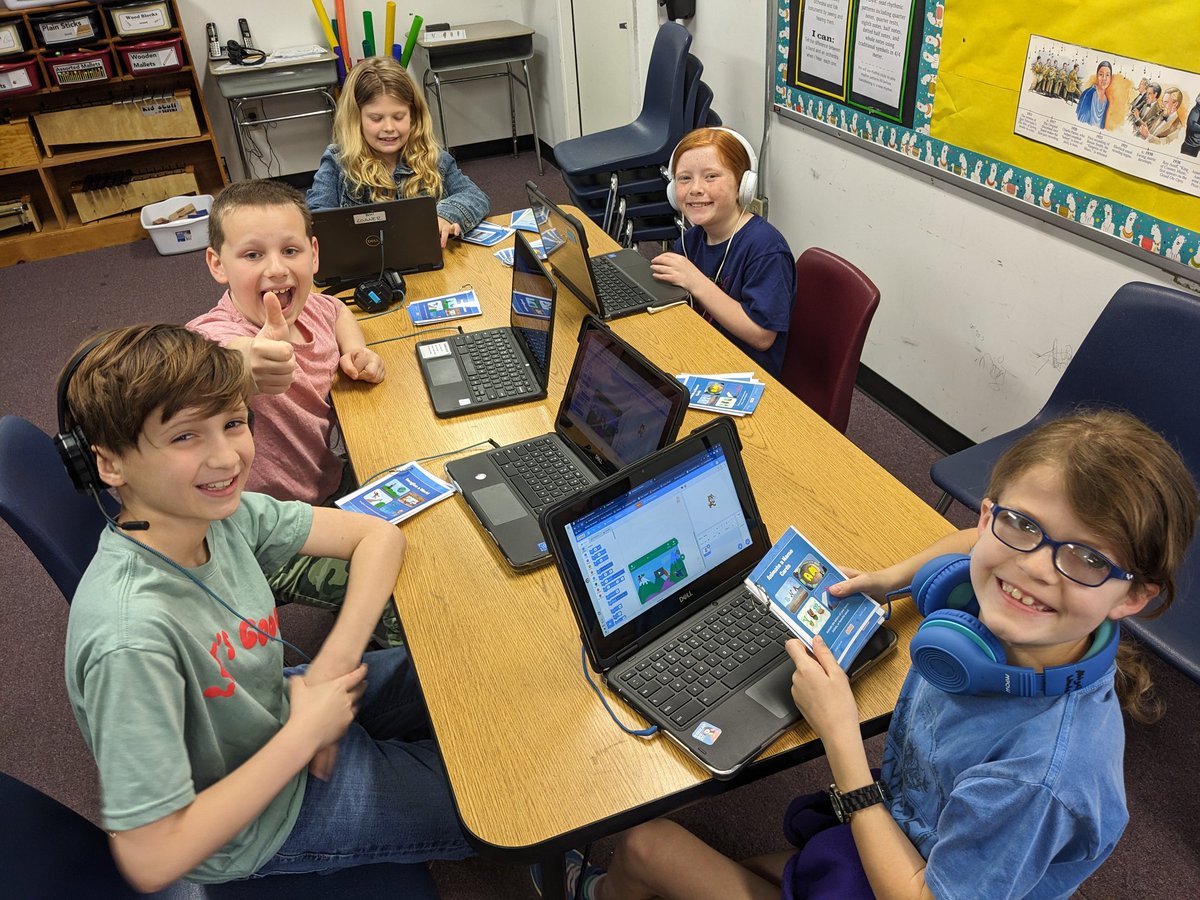 barryrbarber's tweet photo. @bonleedragons As these awesome 3rd graders use Scratch to write their own computer code, they develop critical skills through curiosity, decision-making, collaboration, and camaraderie. #ComputationalThinker #CCSDigitalLearning
#CCSASIS https://t.co/n42yHsjsin