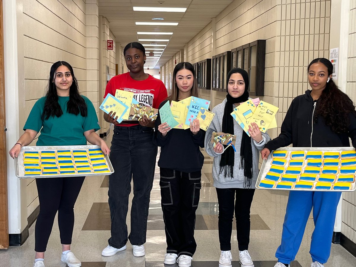 This week our Student for Community group assembled and delivered care packages to our newcomer Ukrainian students to draw attention to the one year anniversary of the war in Ukraine. The Winnipeg Free Press met with students to learn more about their work.