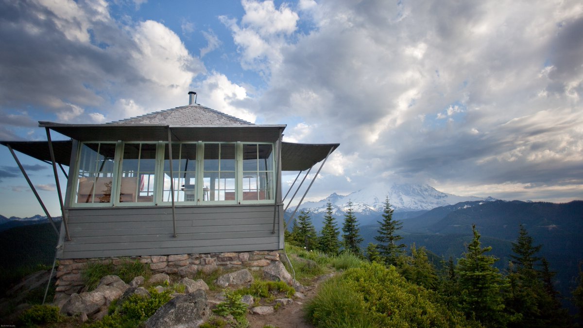 visitmtrainier's tweet photo. Looking for breathtaking views of Mount Rainier? Look no further than the Suntop fire tower, perched atop a 5,271-foot knoll just north of the park. It's accessible by hiking or mountain biking. #Suntop #MountRainier #ScenicViews
https://t.co/rGdniyRnD4 https://t.co/1BbqLFFPOV