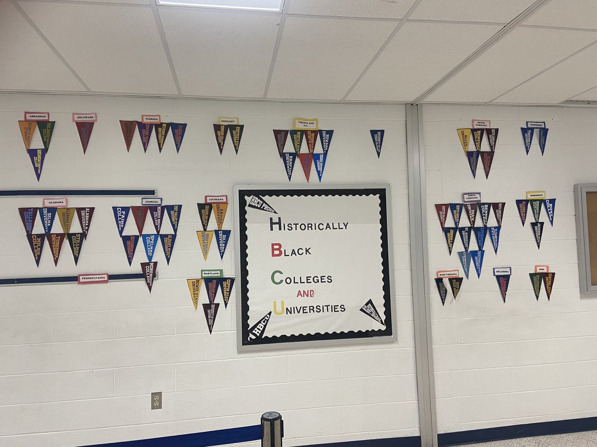 teacherdone31's tweet image. Happy Friday!! Subbed at Saunders Middle School! #blackhistorymonth2023 #recognizingaRichHistory🖤#stepteam🔥 #CounselorFlores #FromMPHStoPWCS #stilltakingcareofKids🥰