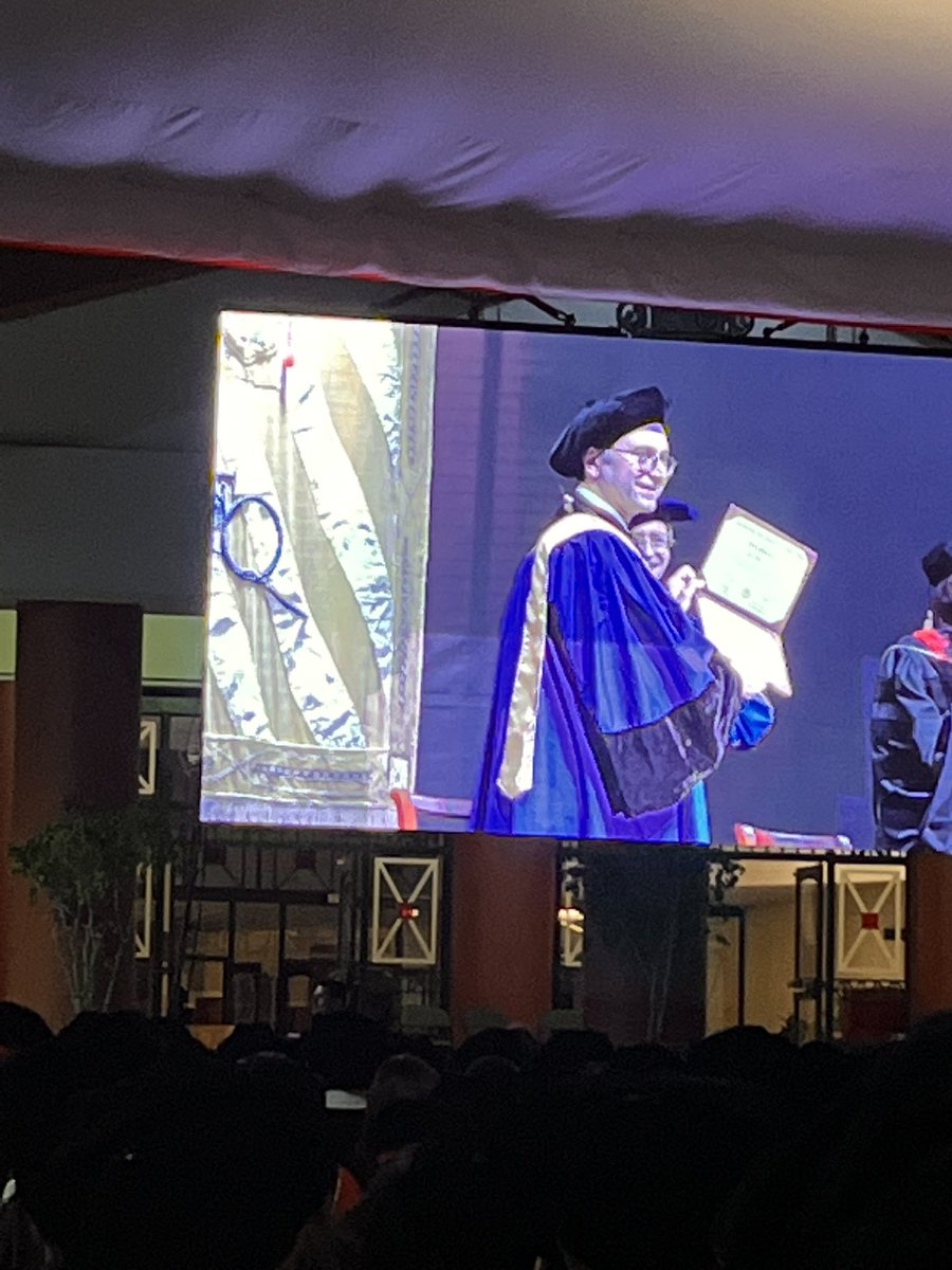 El Premio Nobel de Medicina 2021 <a href="/ardemp/">Ardem Patapoutian</a> recibe el Dr. Honoris Causa de la #USFQ.