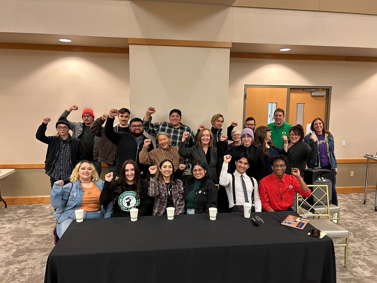 DemVictorySlate's tweet photo. My weeks are filled with interesting people doing amazing things. Inspired by the young men and women who unionized the first Starbucks in Vegas. https://t.co/b2nTjTFgTu