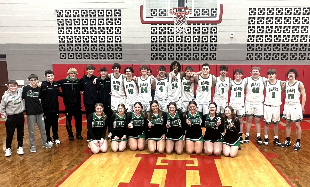 🏆 SECTIONAL CHAMPIONS!!!

#PBears get their 6th Sectional title in 7 years with a 56-42 win over Western Reserve tonight!

Clinch their spot in the District Semifinals next Wednesday vs Edison/Stritch winner!

🐻‍❄️👏🏼 WELL DONE FELLAS!