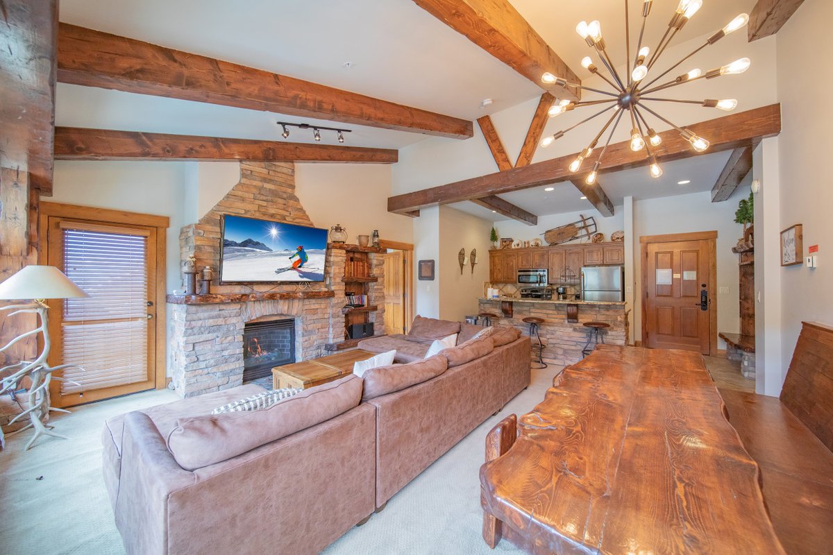 skisummitcove's tweet image. Welcome to Feature Fridays! Tune in every Friday to checkout the featured vacation property of the week!
🏠Today's Featured Property is ... bit.ly/38Ovrs6
#keystone #visitkeystone #colorado #skivacation #summitcovelodging #threebedroom #springs #riverrun #vacationrentals