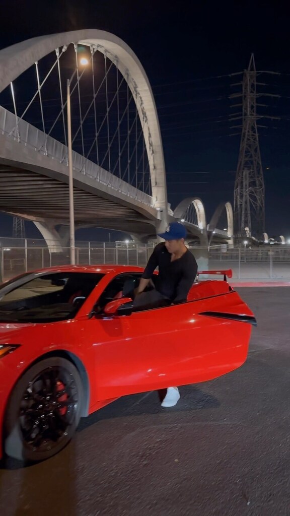 KaiEatsWorld's tweet image. Friday night lights @corvette C8 - 6th St Bridge #thatnewnew #dtla #corvettestingray instagr.am/reel/CpEJjhprH…