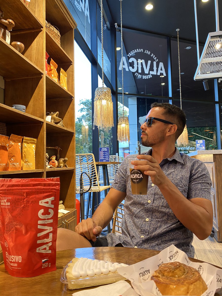 ral_acua's tweet photo. Alvica Cafe es la primera cafetería Paraguaya que tiene “Refill” comprando combos desde 20.000gs podes recargar tu café las veces que quieras por 24hs! Info importante para los fans del café, tienen 3 Locales: Luque, Asuncion y San Bernardino. https://t.co/foVK7HnFbc
