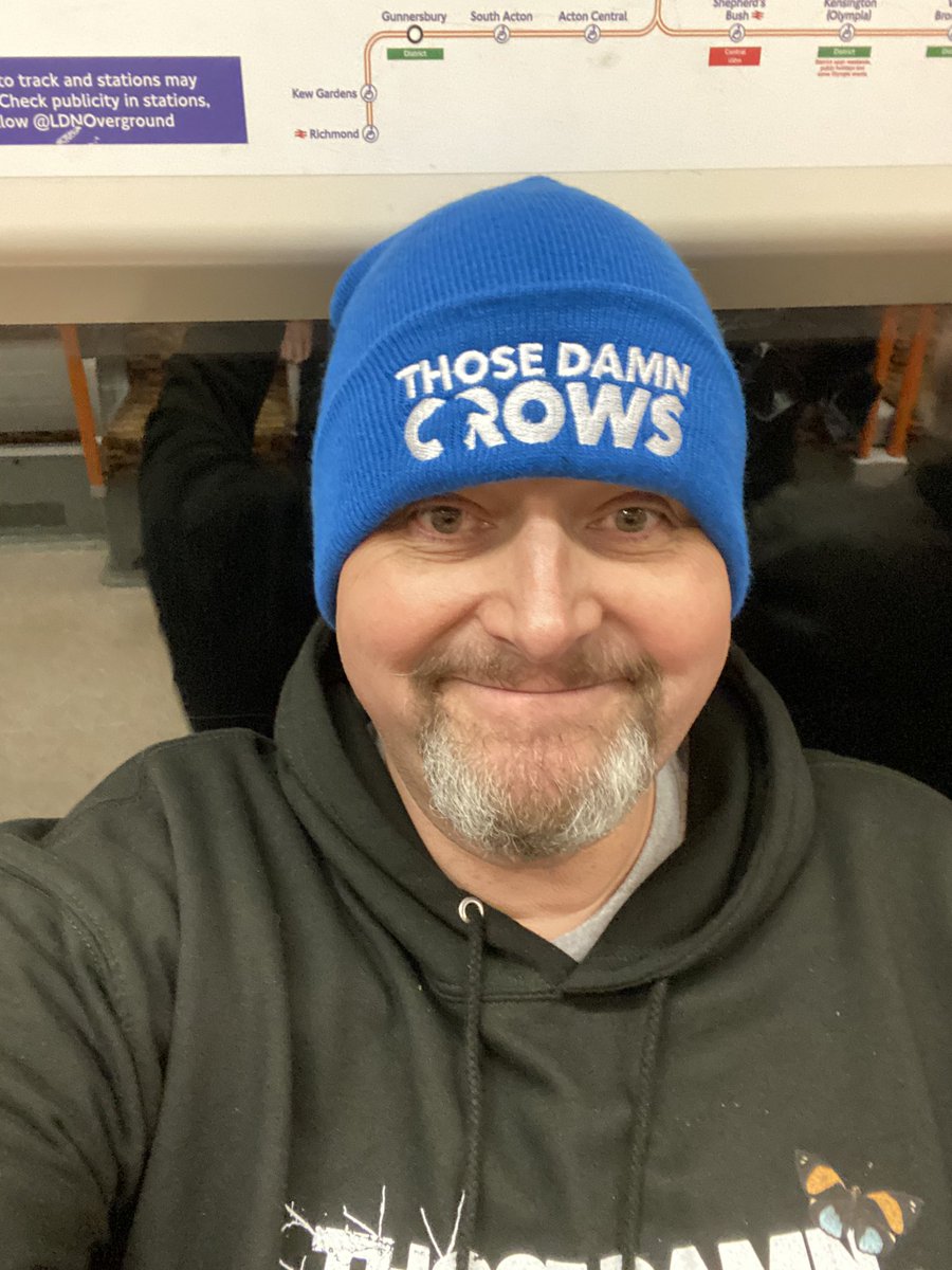 PhilTheRocker1's tweet image. Late night train W⚓️ 😃#ButHappy