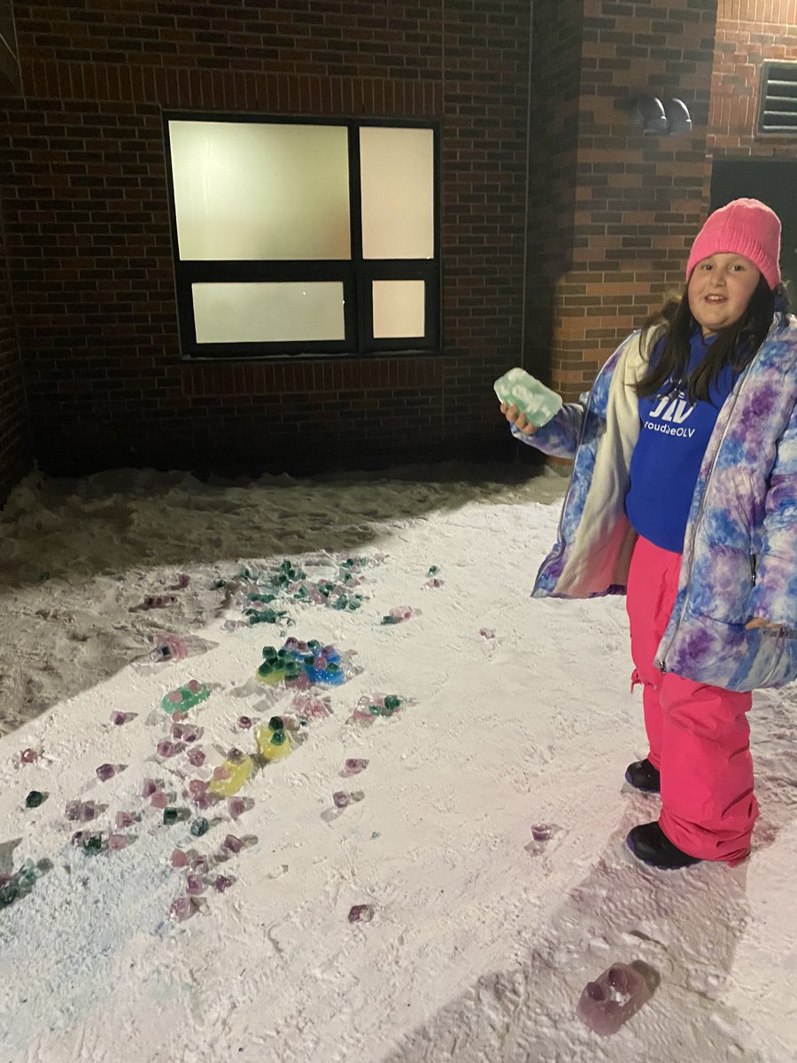 haller1015's tweet photo. Snow much fun at @OLVictoryOCSB’s Winter Fun Fest! ❄️ Dancing, building blocks, tug of war, orienteering, and lots of healthy snack options! 😋 
#proud2beOLV https://t.co/Jmwh7T3DfM