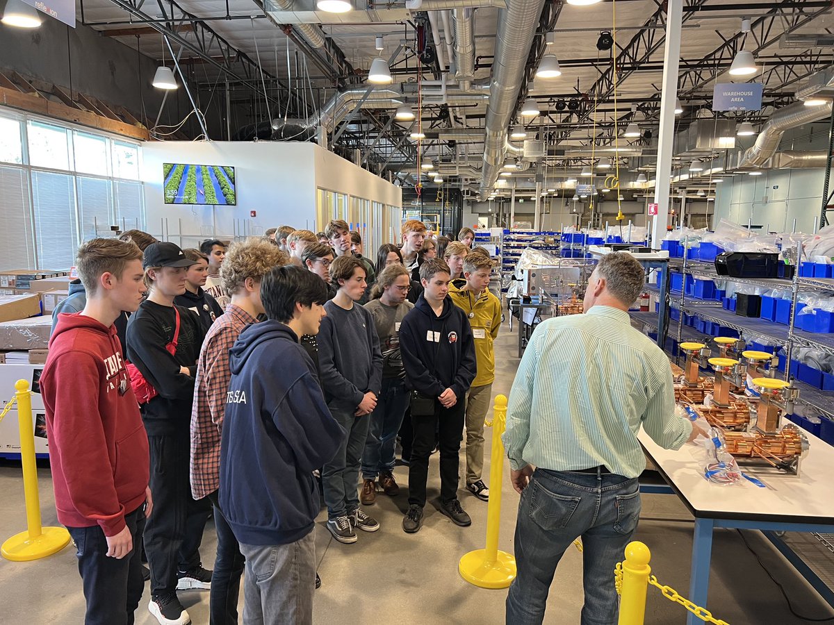 reflexionmed's tweet image. Welcome, @MetisMontessori! Today, students from the Metis Montessori School in Amsterdam toured the RefleXion HQ and learned how different types of engineering come together to create our breakthrough SCINTIX technology.