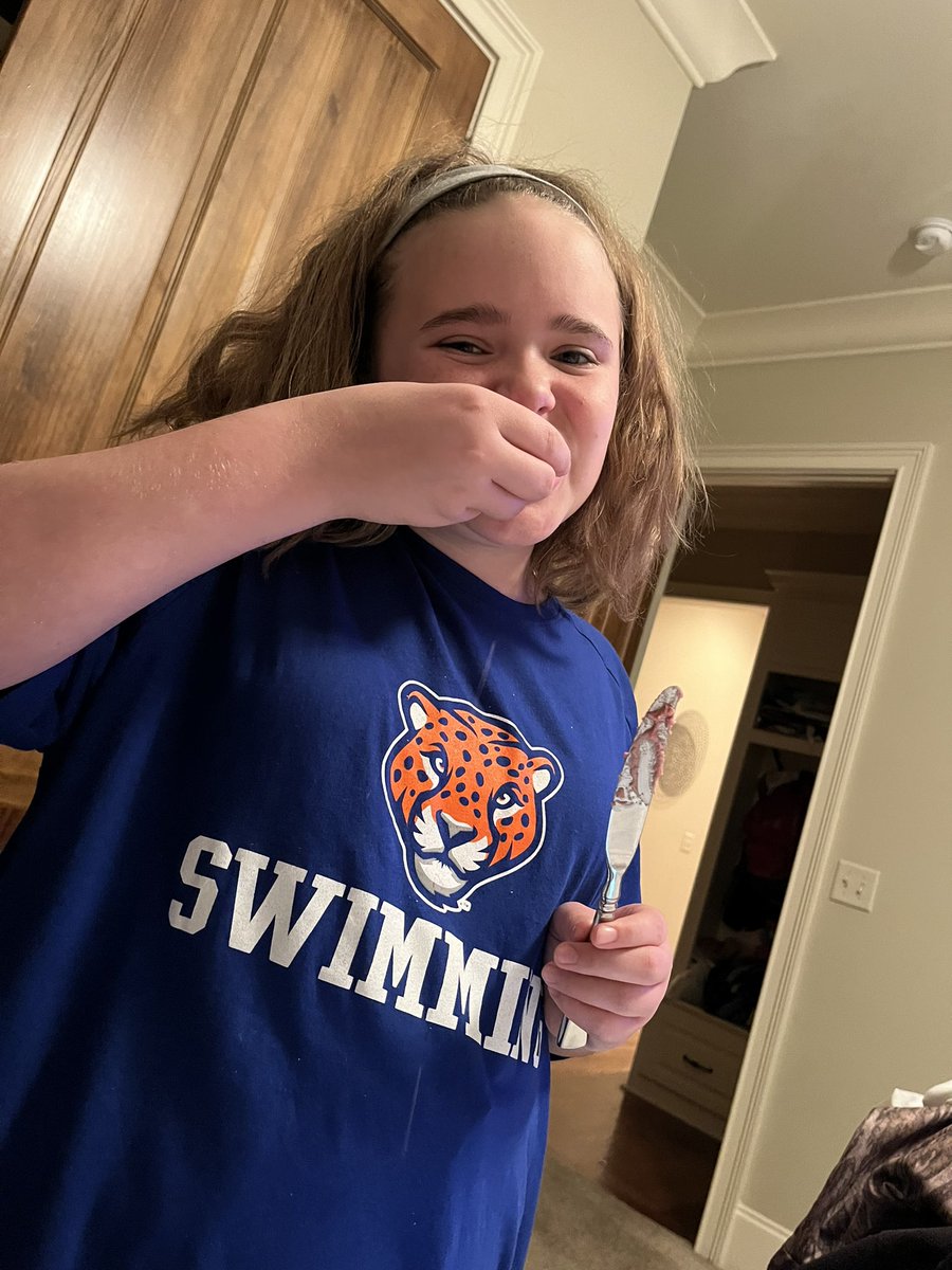 CoachHubbyProbz's tweet photo. Coach is gone. Bit is hungry. Time she learn about the finer things in life. #pottedmeat https://t.co/ykProKATgA