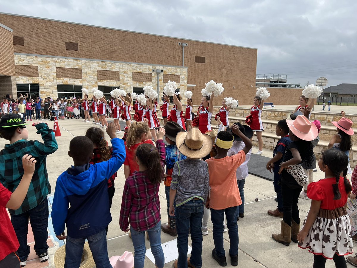 Happy Go Texan Day! Thank you <a href="/christirich/">MRS•RICHARDS</a> for getting the Katy Junior High Cheerleaders and Mascots to come visit us today! #bengalpride