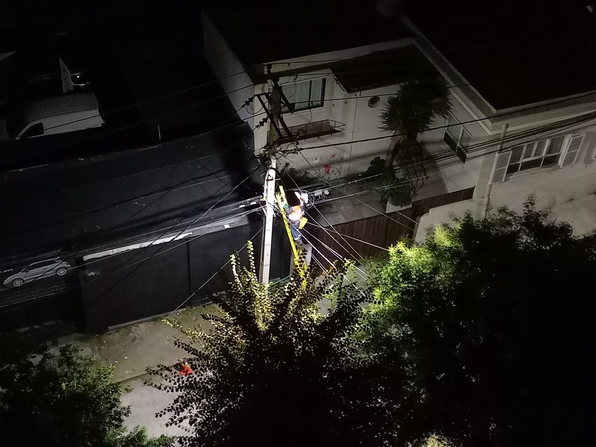 vitoito's tweet photo. @CGE_Clientes a qué se debe el corte de luz en agua santa con Merced en viña??? A qué hora será la reposición? https://t.co/5AQZOf0GU0