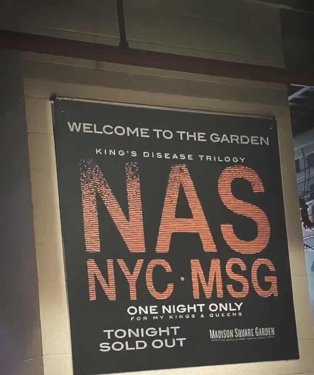 Aharris101's tweet photo. Man, I know Nas is about to rock the @TheGarden tonight. #NASMSG https://t.co/mkJrmjFcAc