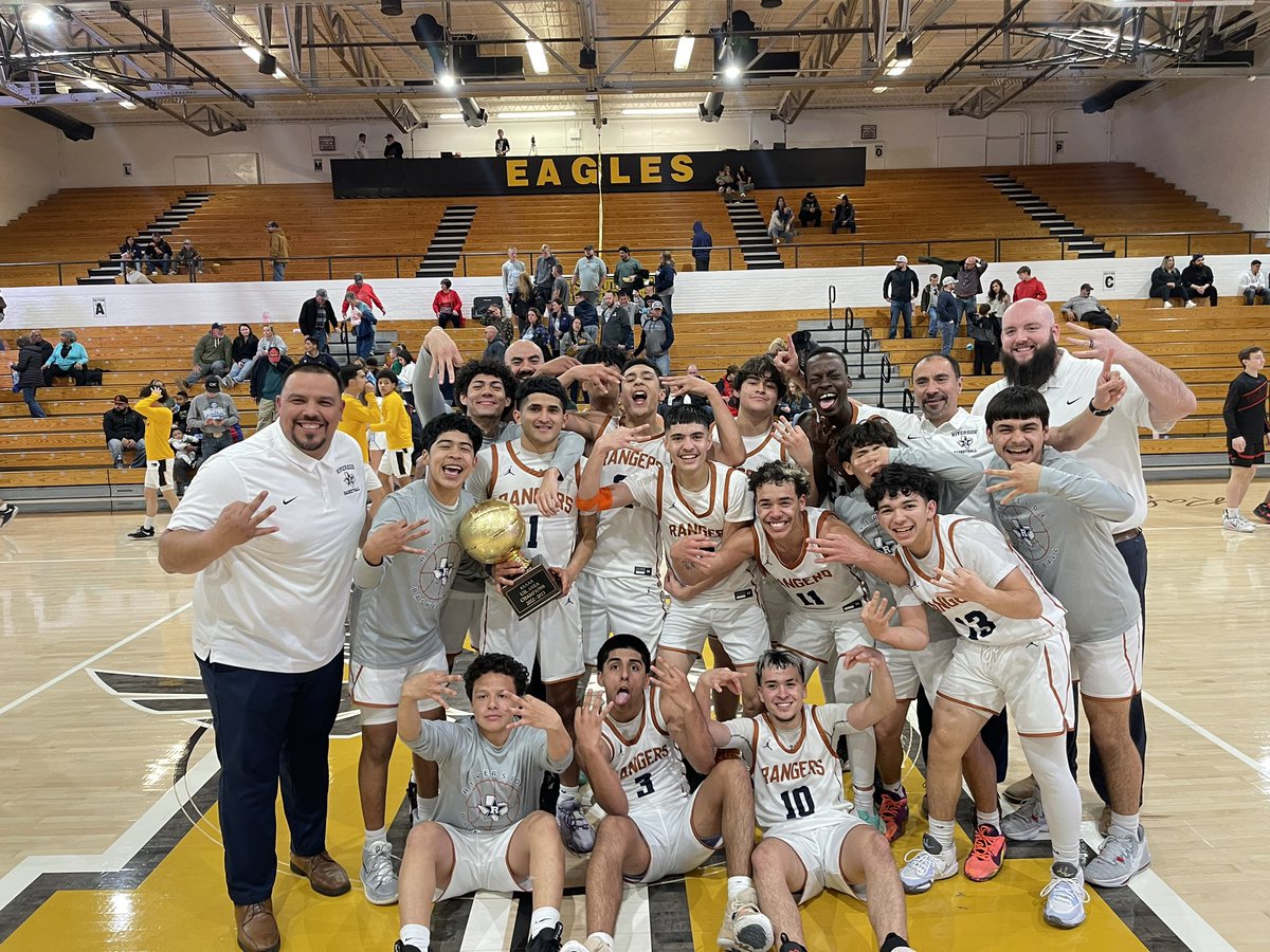 GaryReco_BSN's tweet photo. Area Champions!!!! Lock the Gates!!!  @RangerBBall #BAM #riverside4ever https://t.co/aZClJxon5b