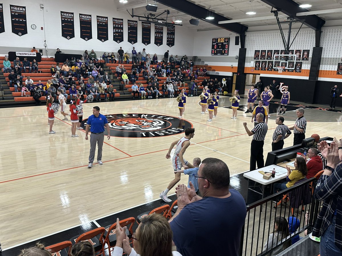 pastorc99's tweet image. Nice win tonight boys yet the larger win was the fist bumps from Skylar for her favorite boys #phstrong #skylarblue