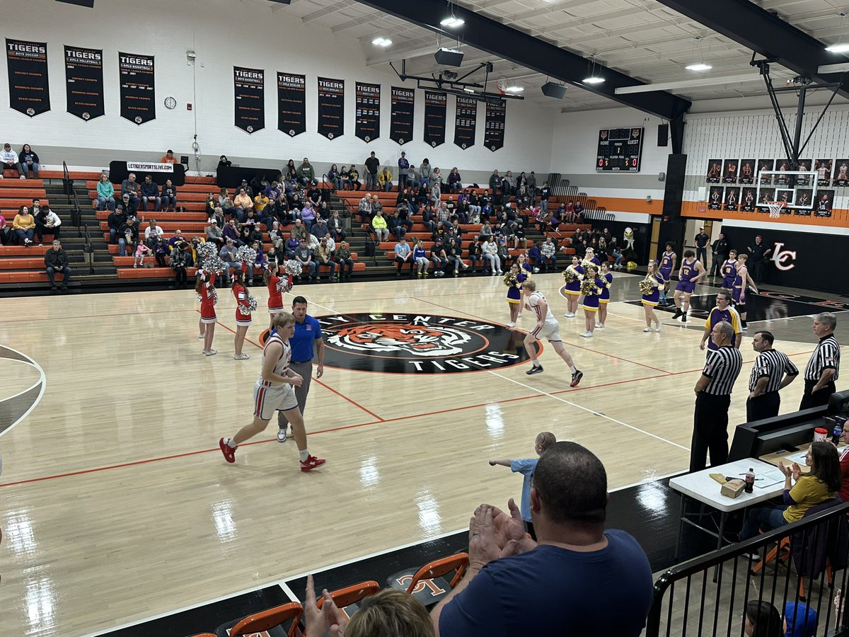 pastorc99's tweet image. Nice win tonight boys yet the larger win was the fist bumps from Skylar for her favorite boys #phstrong #skylarblue