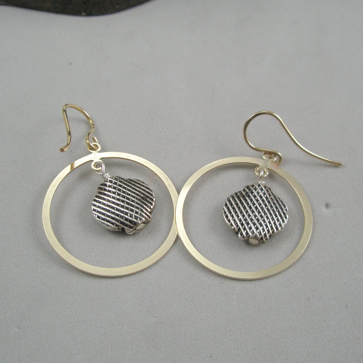 Gold and Silver tuppu.net/999095f9 #Etsy #Stoneberri #MixedMetalEarrings