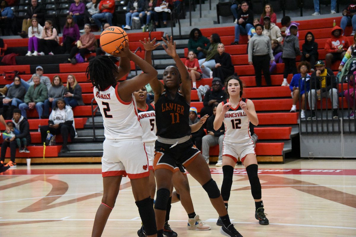 browndogphotog's tweet photo. How 'bout those Lady Red Elephants!? What a TEAM effort. When adversity hit, underclassmen Drea Maddox, Julia Payne and Mattie White came up with a huge 4th quarter to help send @bigred_wbb into the Elite 8. Congratulations LRE! We are so proud of you! #lfg #stompstate #gobigred https://t.co/r9Z2ly3ez9