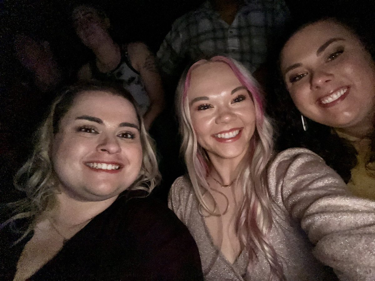 20BridgetM12's tweet photo. #BSKnoxville Birthday with the besties ❤️‍🔥 https://t.co/mKH445KsIe