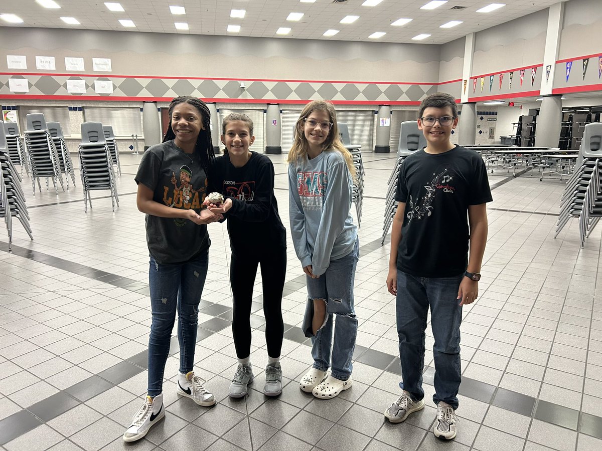 GoodsonChoir's tweet photo. Our 6th Grade Musical was a home run!There were awesome acting roles, great stunts, and fantastic singing! Our Choir Officers were a huge help in running a successful show! @goodsongms @francinethefalcon @blackbearkats @cypresswoodschoir @CFISD_FineArts https://t.co/63DugNbp2H