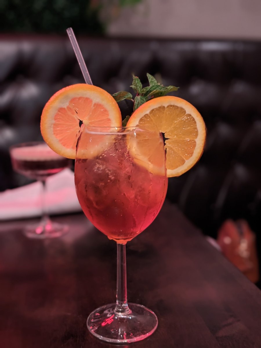 Tom_Strong_Dis's tweet photo. Is my cranberry prosecco a hidden mickey? #DisTwitter https://t.co/lbbUPGny75