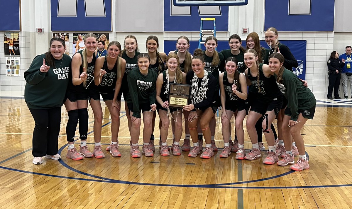 DISTRICT CHAMPIONS! 

Wildcats defeat Lincoln East 60-50 and are headed to state. #wildcatpower