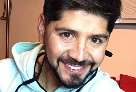 Yasveroni's tweet photo. Escucho hablar a Camilo...y se me viene a la mente...🤔#Viña2023 https://t.co/Yii3dhav1s