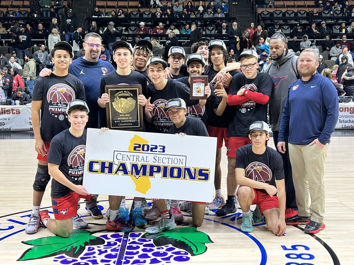 CifCentral's tweet photo. Congratulations to the Tulare Western boys basketball team, Division IV champions over Kerman, 60-40. More games ahead in state regionals for both teams! 👏🎉🏀 https://t.co/neG8Bndr1E