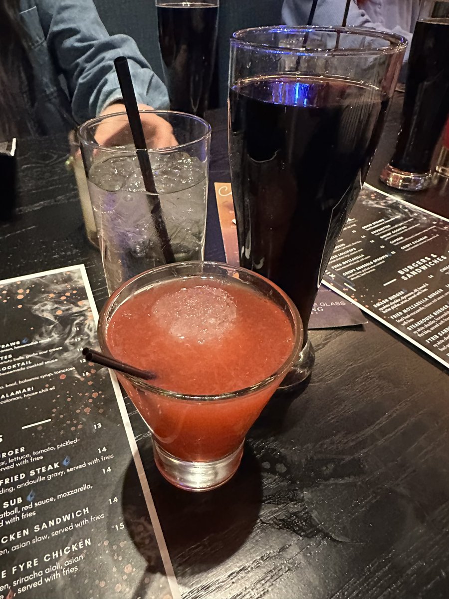 luigii249's tweet photo. In the Crowne Plaza in Kearney, Nebraska which is decidedly bougier than the one in Dundalk #multibev https://t.co/BdCIkDnW2A