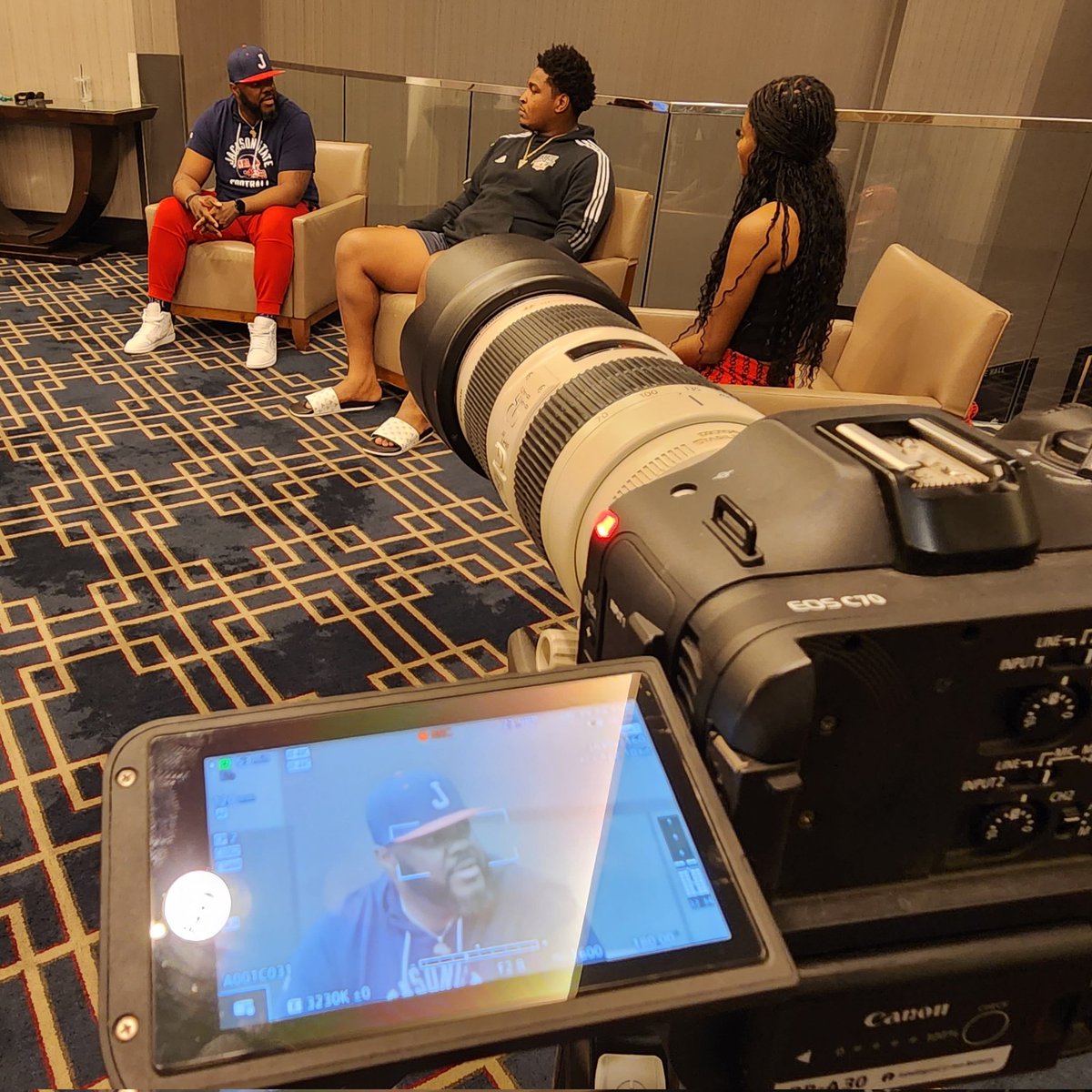 KC1400mg's tweet photo. We working! We're here at the @HBCULegacyBowl interviewing our @GoJSUTigersFB players. We appreciate @TONYGRAY2017 for sitting down talking with us! This will be a good 1! Go Tigers! #THEEiLove https://t.co/bzDlyDFnUm