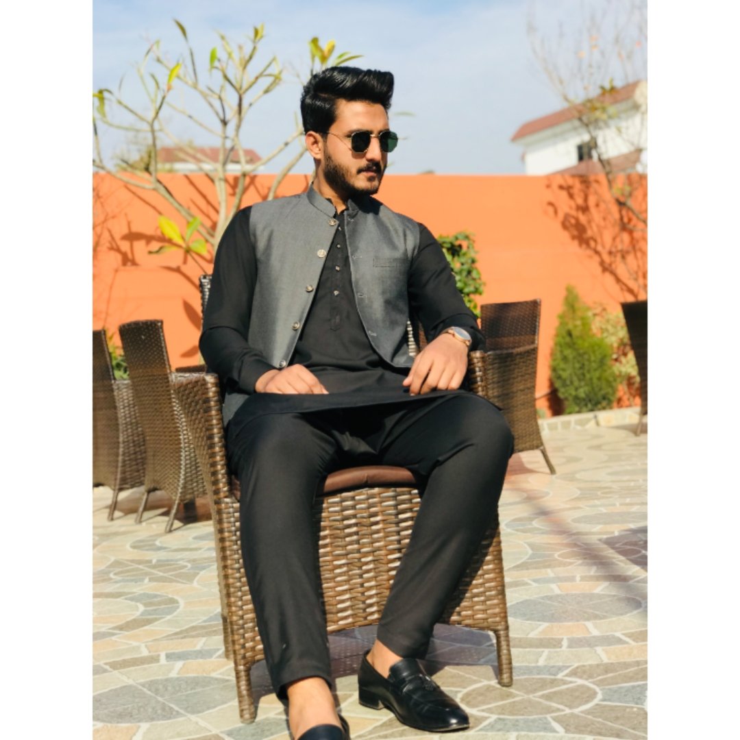 Vocalisttt's tweet photo. #NewPofilepicture
AssLam u alaikum GoiZz
Am BaCk.....❤️🥺
Anybody Janta Mje....? https://t.co/PN0ydQkziq